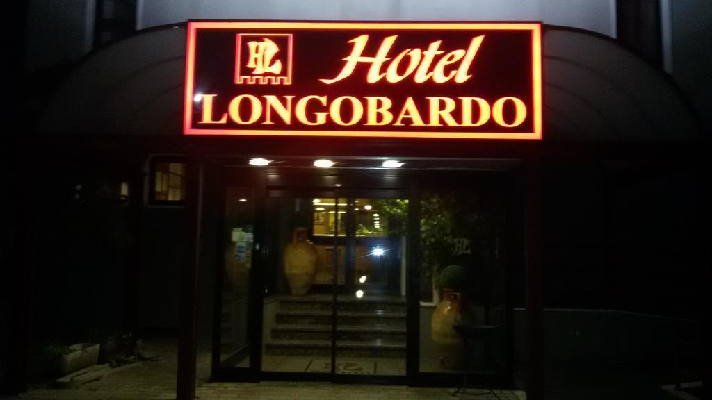 Hotel Longobardo トレッツォ・スッラッダ エクステリア 写真